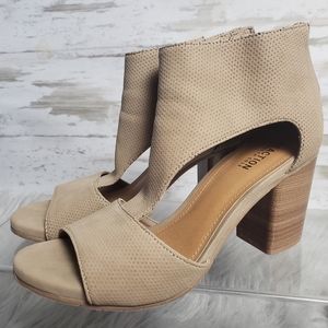 kenneth cole reaction shoes hit t-straps Size 8.5